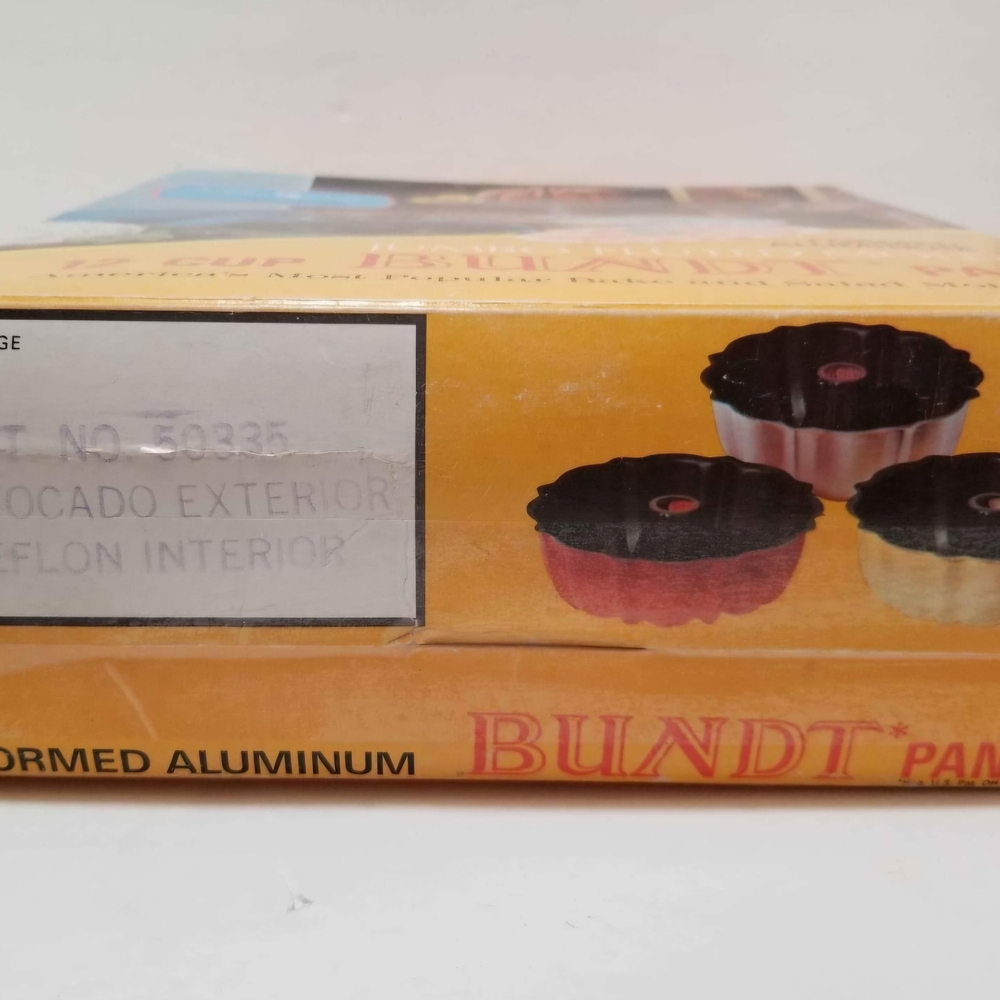 "Vintage" Nordic Ware Jumbo Fluted Bundt Pan In Original Box - Picture 4 of 10